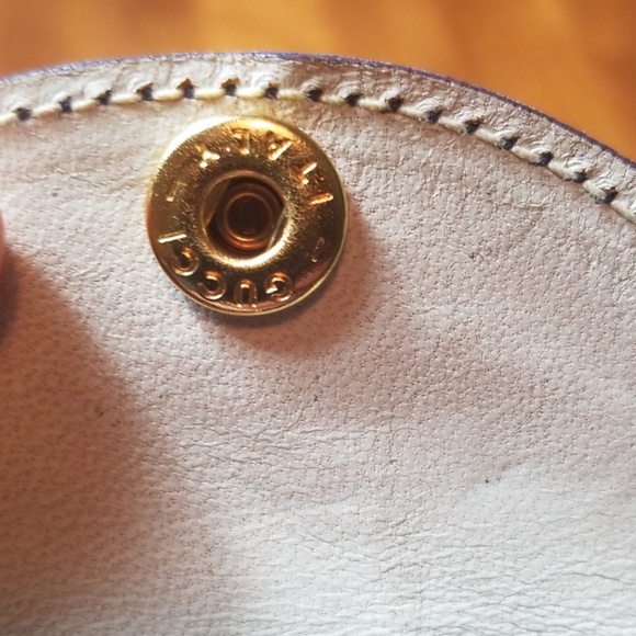 Authentic Gucci - Picture 6 of 8